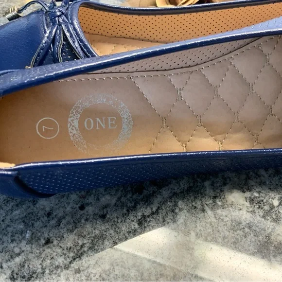BRAND NEW 💕Woman’s royal blue flats with bow on front. BRAND NEW, NEVER WORN.💕 - Picture 5 of 7